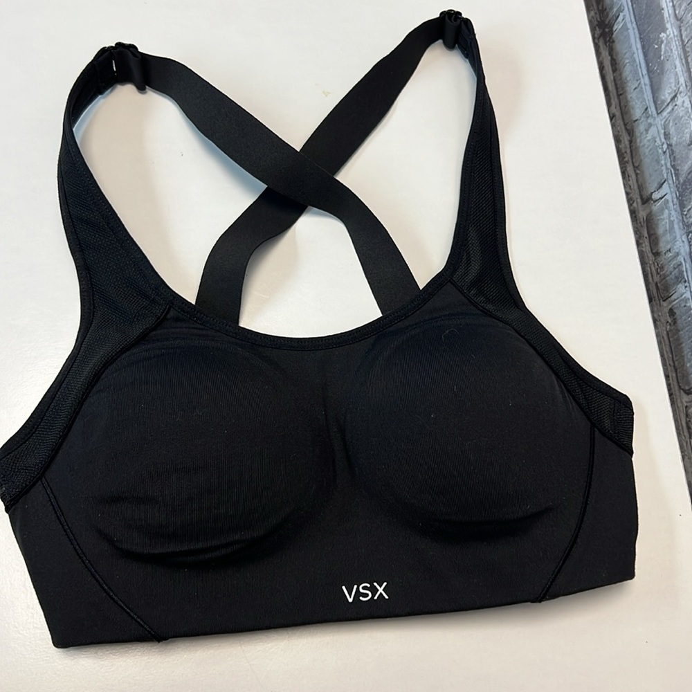 Victoria's Secret's Sport bra - Picture 7 of 9